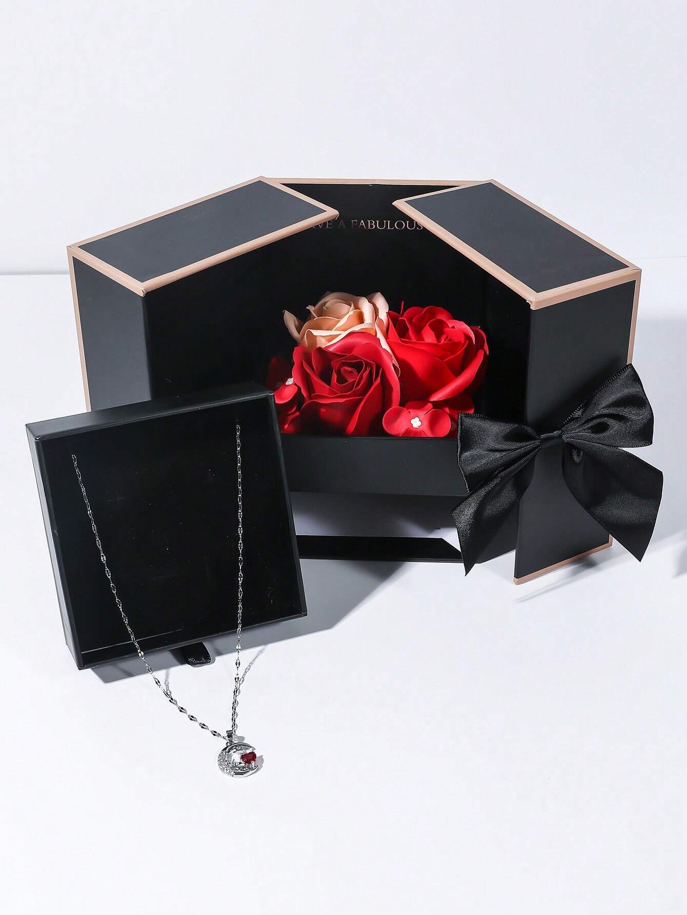 1 pièce Collier Minimaliste en Acier Inoxydable Pour Femme Avec Élégante Boîte-Cadeau