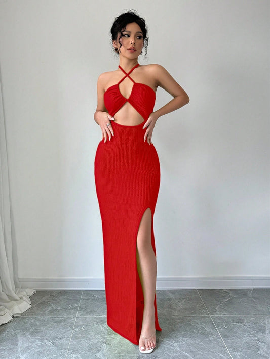 Robe noire ajustée avec fente haute, dos nu et