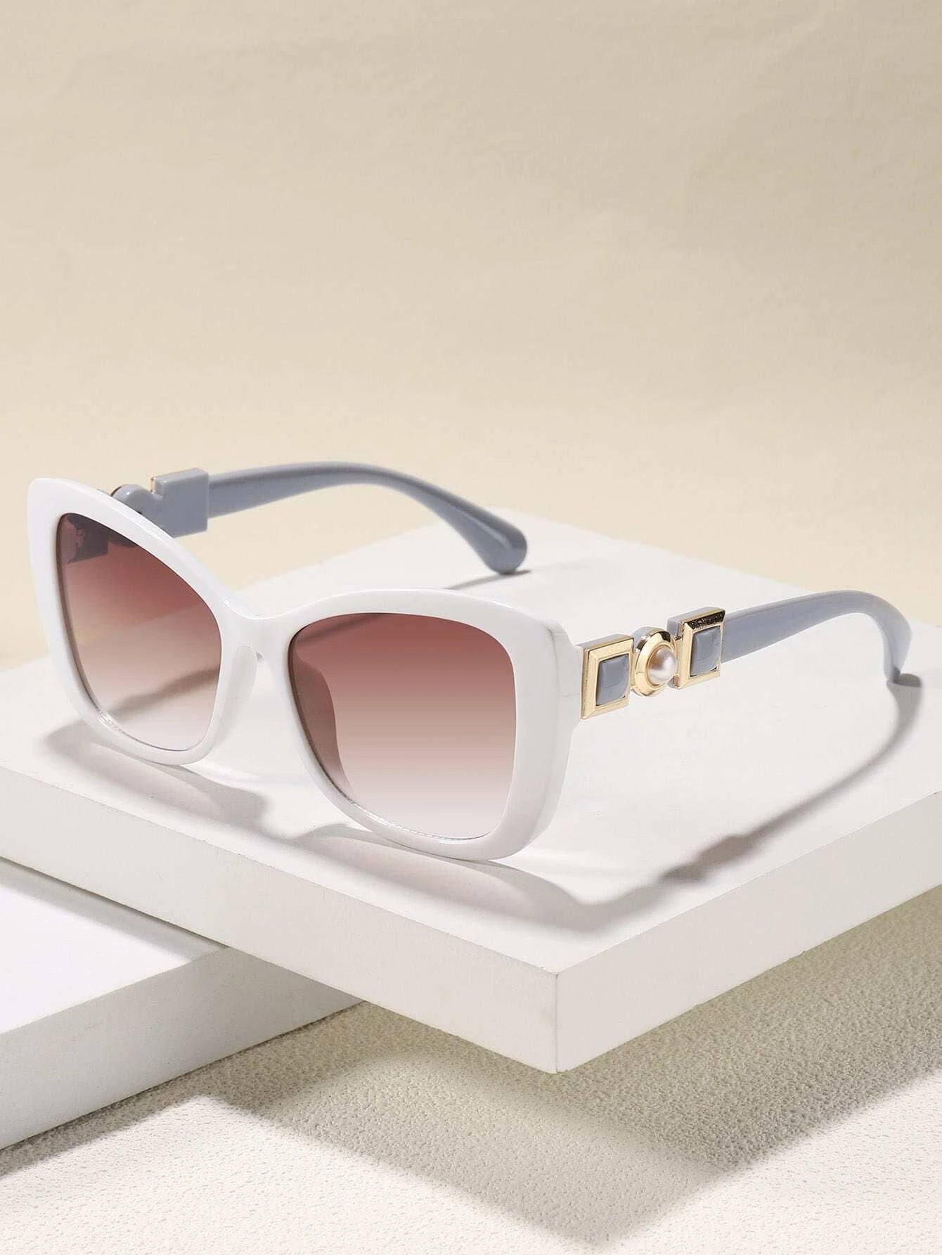1 paire de lunettes de soleil pour femme